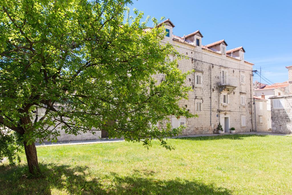 Top-Floor Apartment In Trogir Center Luaran gambar