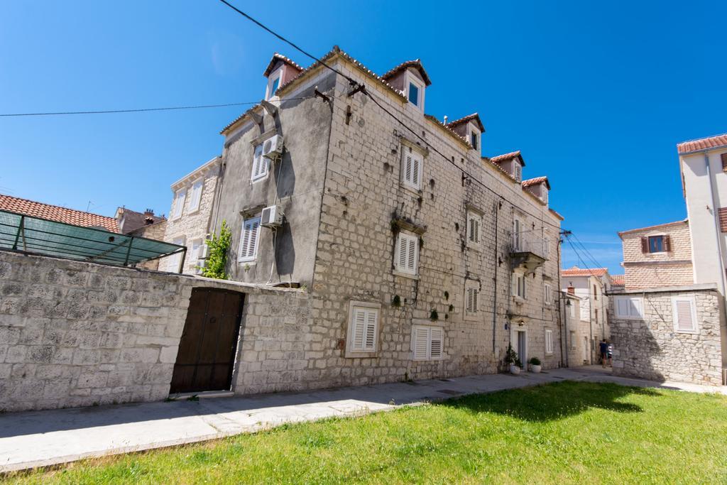 Top-Floor Apartment In Trogir Center Luaran gambar
